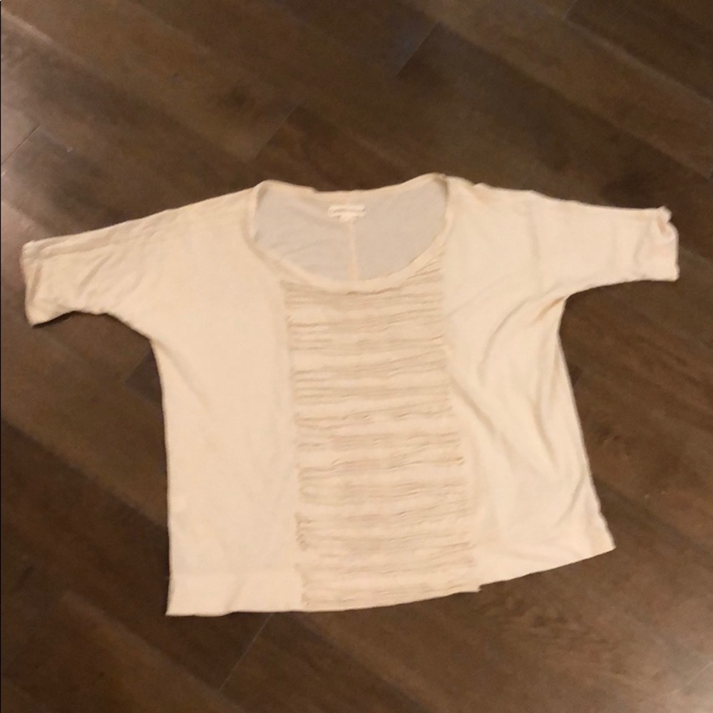 Label+thread Appliqué Scoop Neck Top